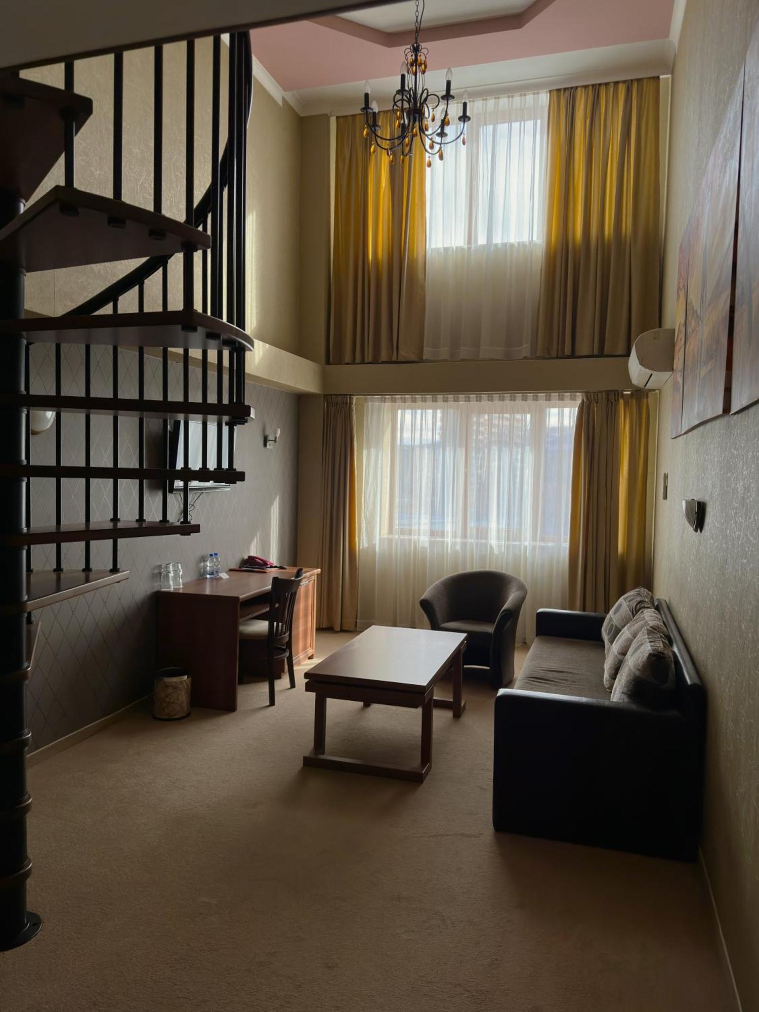 Hotel Elit Pernik Exterior photo