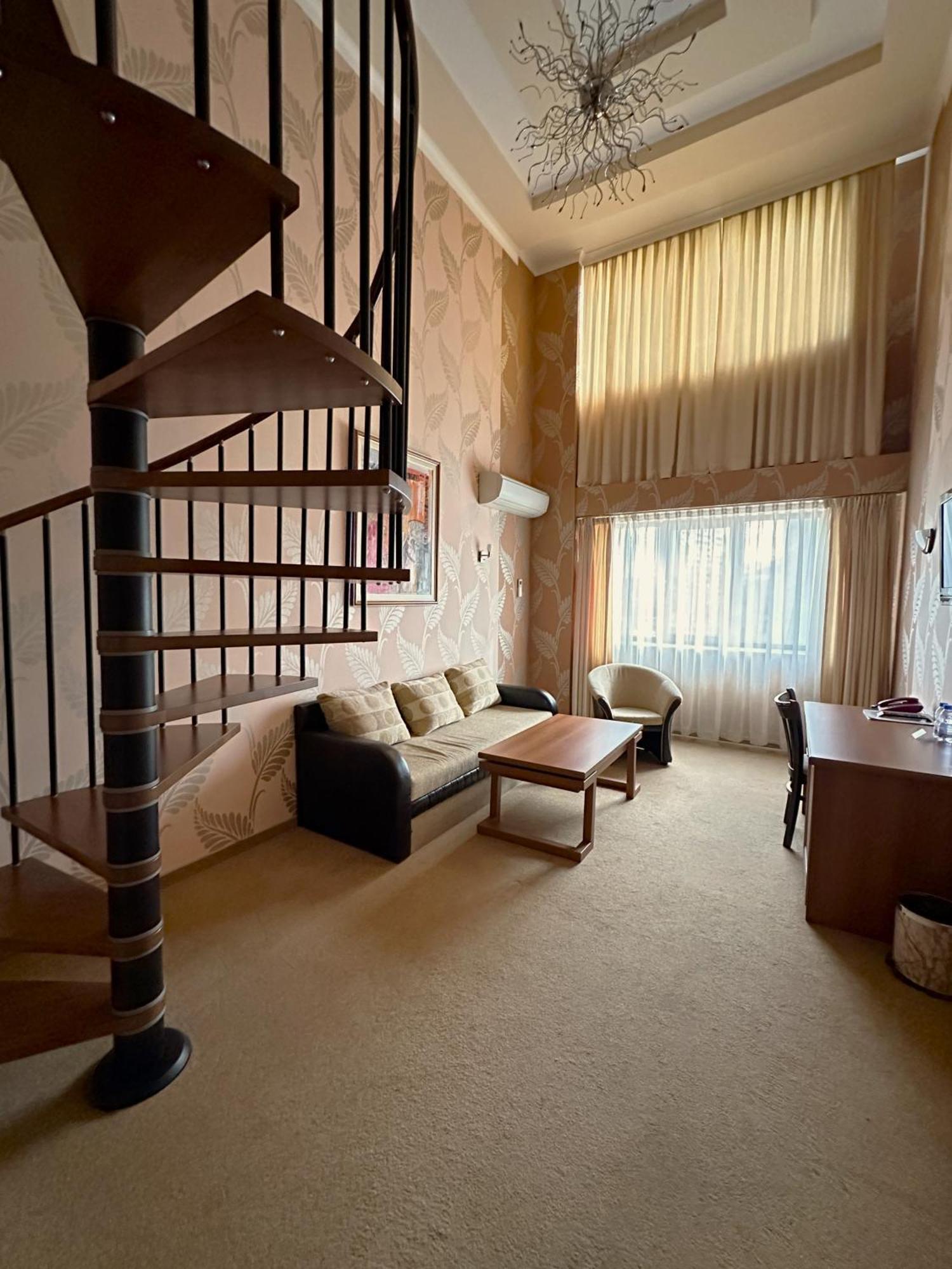 Hotel Elit Pernik Exterior photo