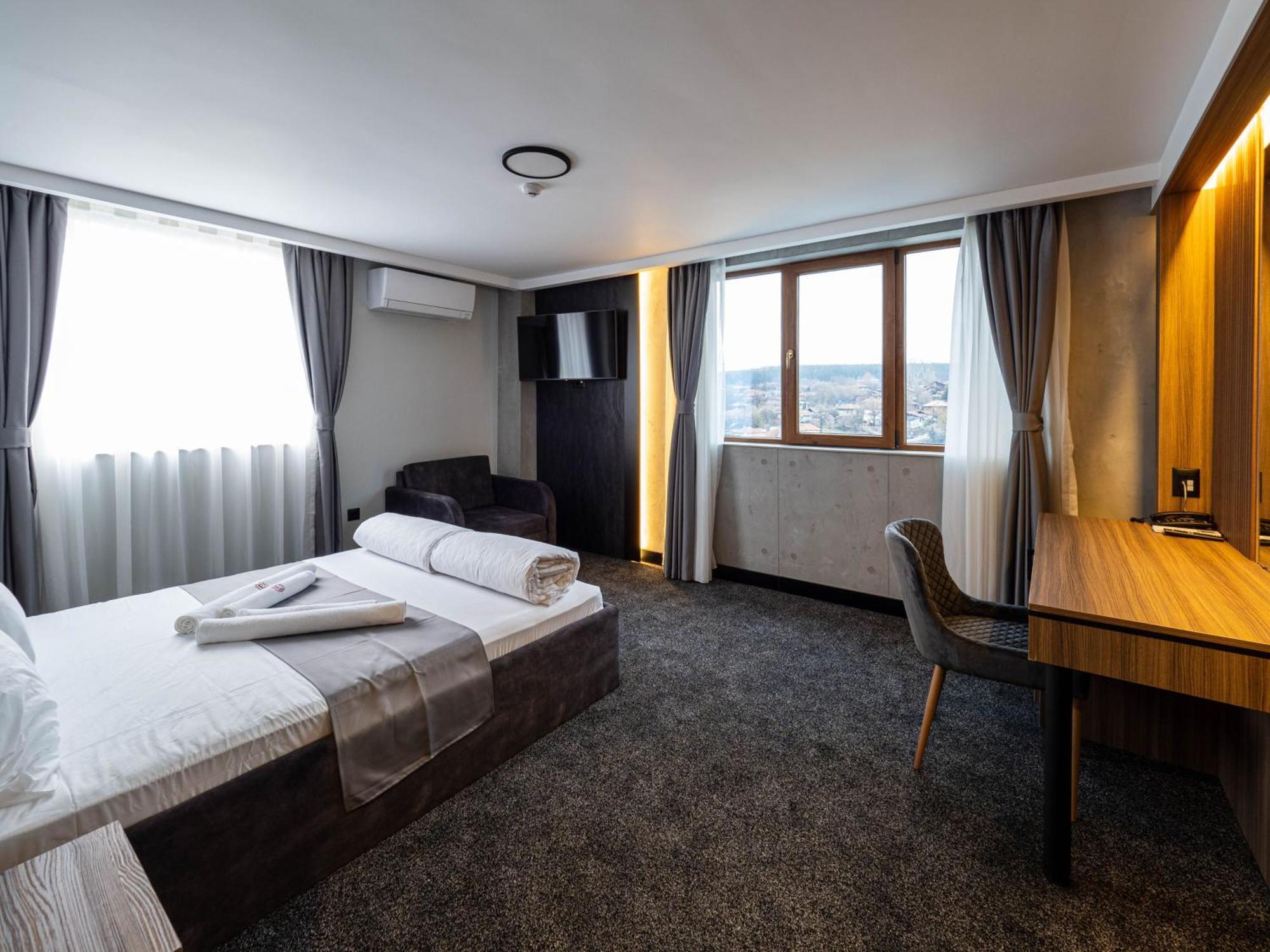 Hotel Elit Pernik Exterior photo