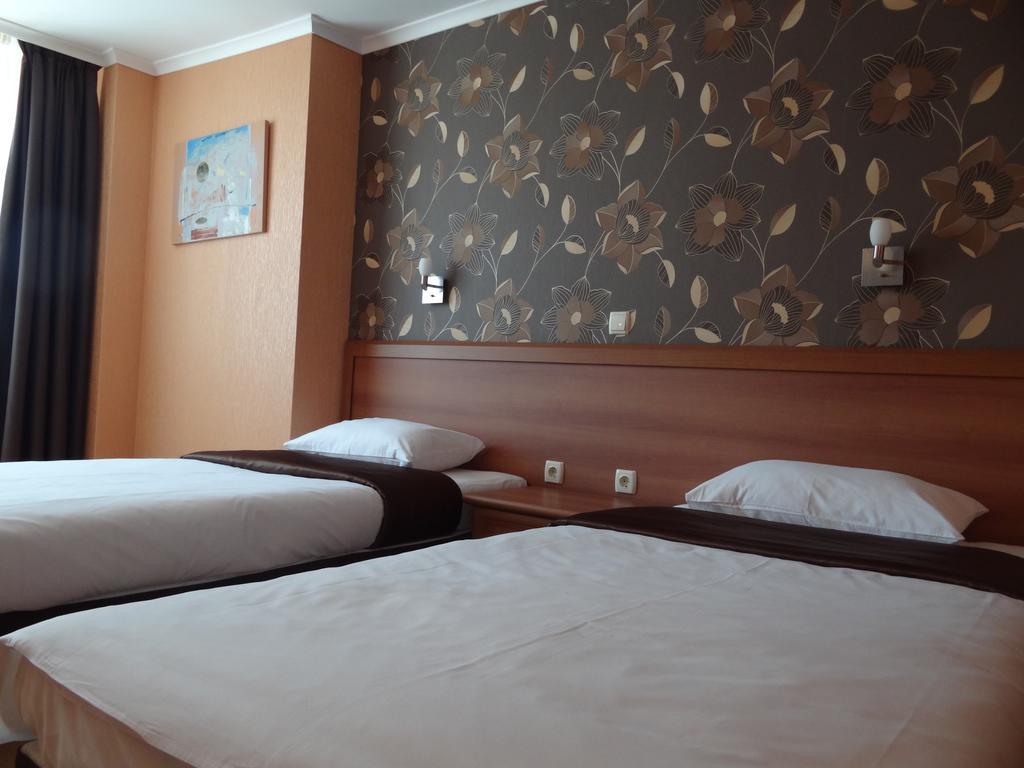 Hotel Elit Pernik Exterior photo